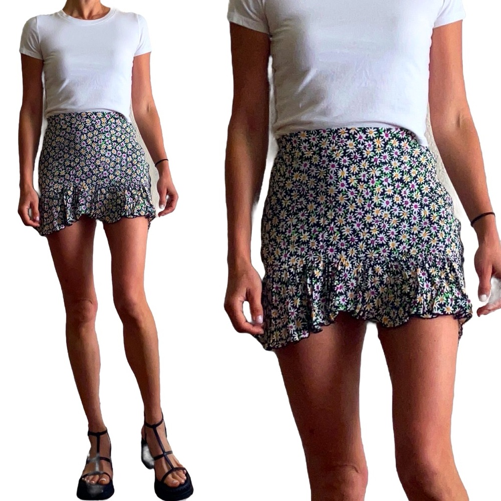 Zara floral mini skirt, size XS